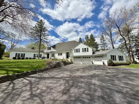 1045 Grandview, Elm Grove, WI 53122