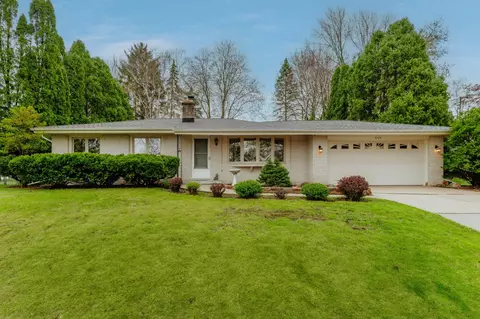 2133 Melody, Waukesha, WI 53186