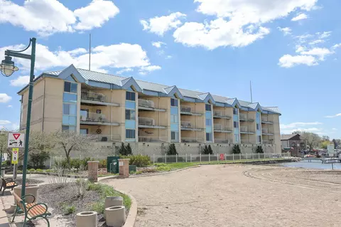 130 W Wisconsin #8, Pewaukee, WI 53072