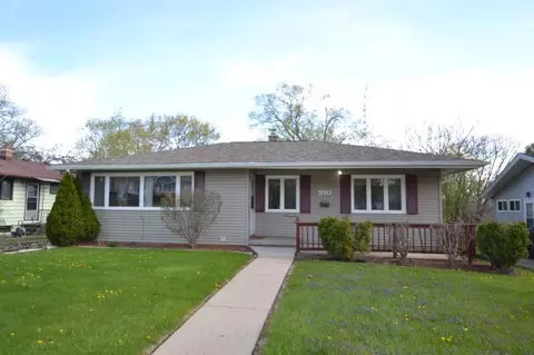 910 Summit, Waukesha, WI 53188
