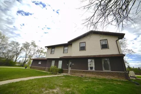 7573 S 75th #7577, Franklin, WI 53132