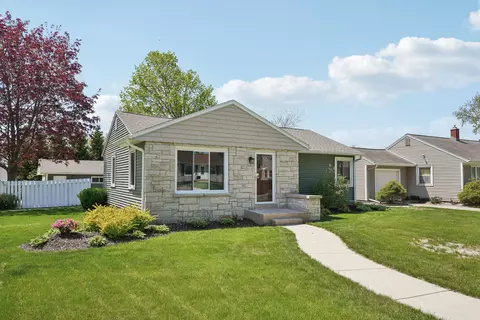4305 Glenway, Wauwatosa, WI 53222