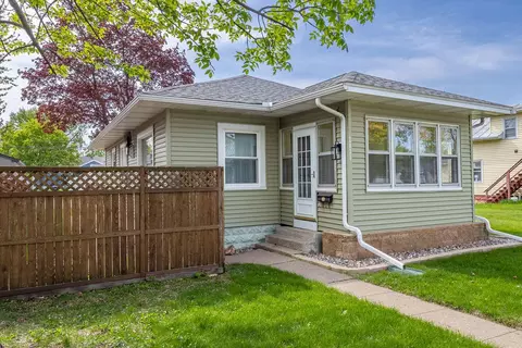 2031 Charles, La Crosse, WI 54603