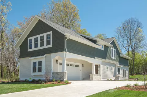 930 Park, Delafield, WI 53018