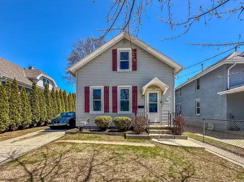 913 S 24th, Manitowoc, WI 54220