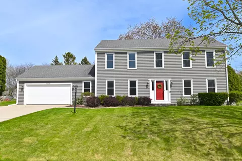 10108 N Foxkirk, Mequon, WI 53097