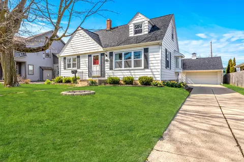 224 Menomonee, South Milwaukee, WI 53172
