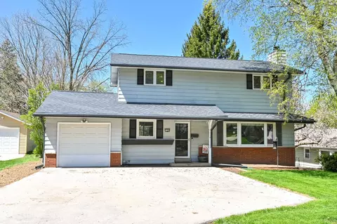 1306 Garfield, Waukesha, WI 53186