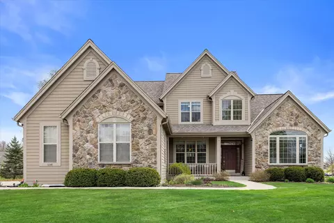5299 W Behrendt, Franklin, WI 53132