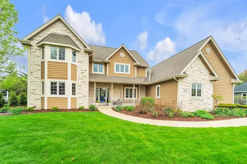 w146n7095 Winter Holw, Menomonee Falls, WI 53051
