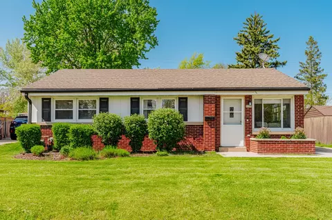 9210 W Dixon, Milwaukee, WI 53214