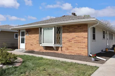 n87w15042 Rozanne, Menomonee Falls, WI 53051
