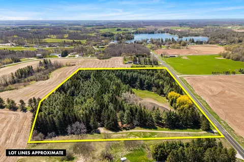 8407 Pigeon Lk, Liberty, WI 54245