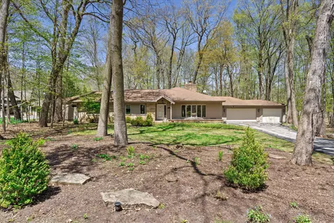 1810 Wedgewood, Elm Grove, WI 53122