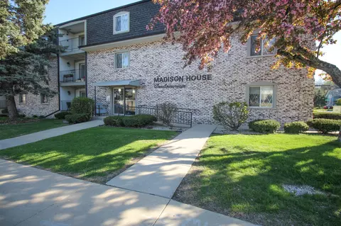 237 Madison #67, Waukesha, WI 53188