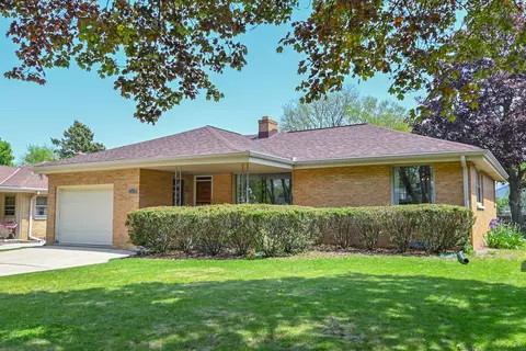 4238 N 94th, Wauwatosa, WI 53222