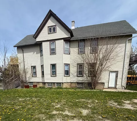 3332 N Richards, Milwaukee, WI 53212