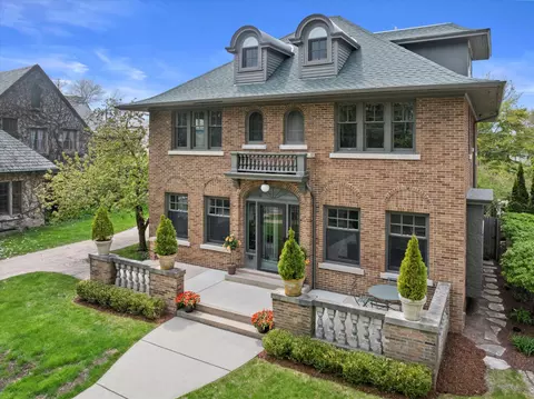 3461 N Shepard, Milwaukee, WI 53211