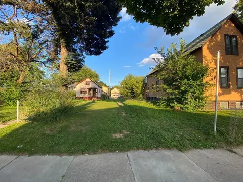 2422 N 23rd, Milwaukee, WI 53206