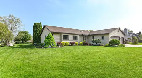 4146 W Anita, Franklin, WI 53132