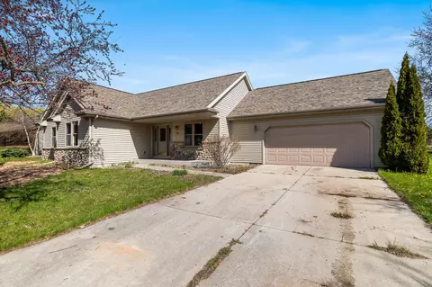 1016 Carver, Howards Grove, WI 53083