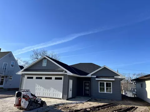 840 Jackson, Manitowoc, WI 54220