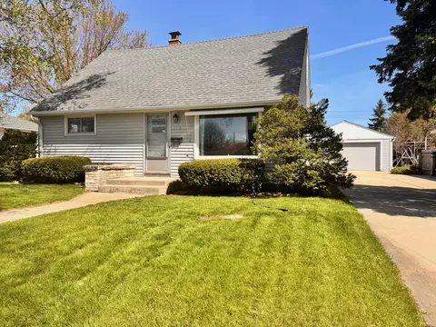 2432 W Whitaker, Milwaukee, WI 53221