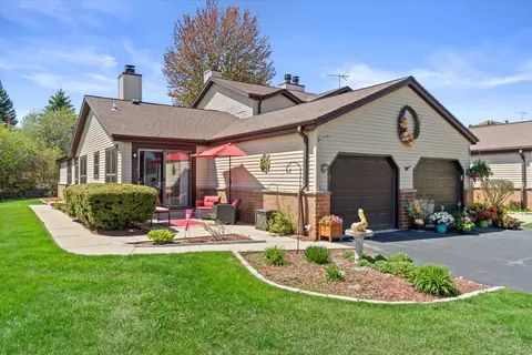 8251 S Legend, Franklin, WI 53132