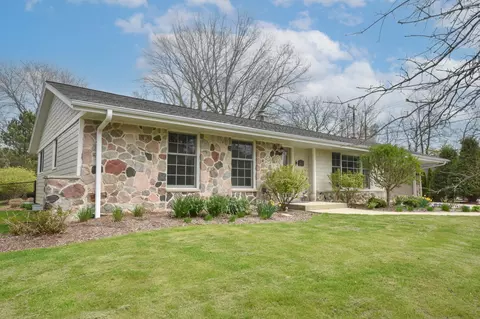 6800 N Reynard, Fox Point, WI 53217