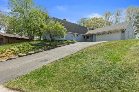 223 Debbie, Waukesha, WI 53189