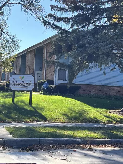 9221 W Allyn #H, Milwaukee, WI 53224