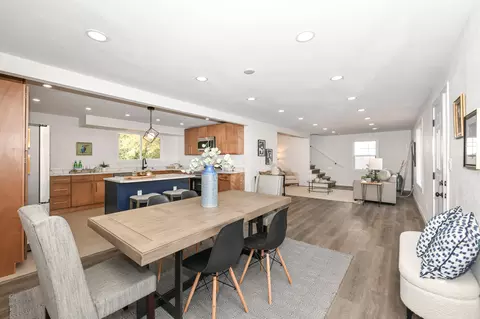 7113 N Navajo, Glendale, WI 53217