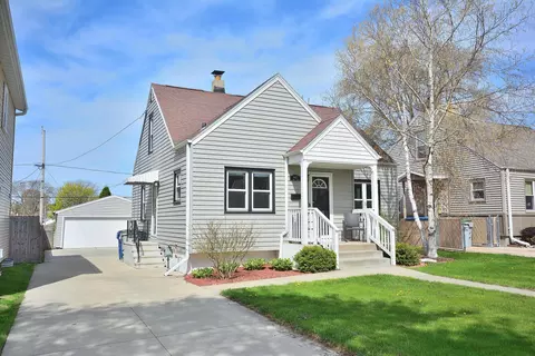 4427 S S Pne, Milwaukee, WI 53207