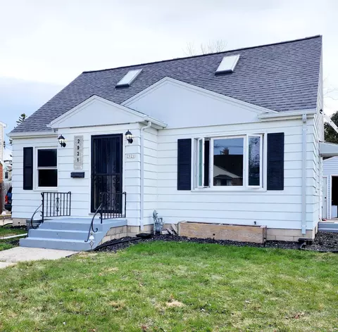 2921 S 8th, Sheboygan, WI 53081
