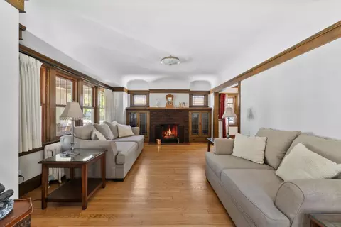 2123 N 73rd, Wauwatosa, WI 53213