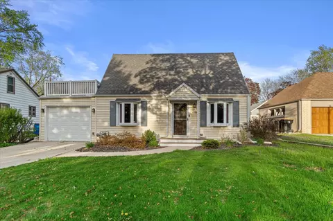 608 N 113th, Wauwatosa, WI 53226