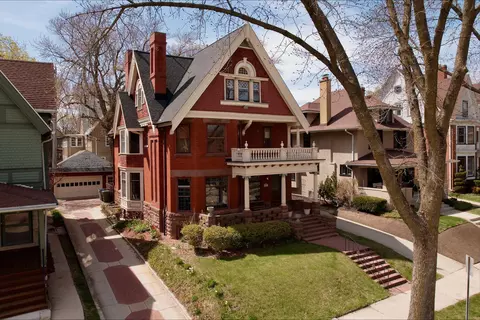 2837 N Marietta, Milwaukee, WI 53211