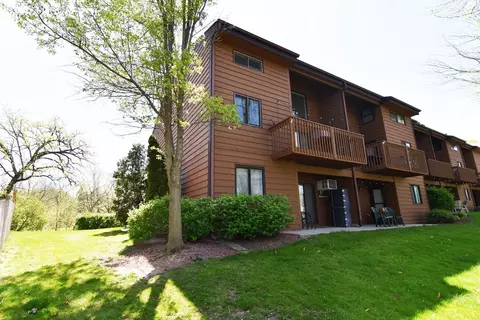 6924 238th #9, Paddock Lake, WI 53168