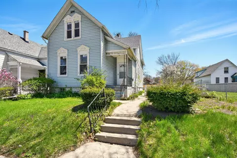 2840 N Vel R Phillips, Milwaukee, WI 53212