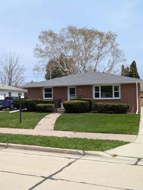 1019 Crab Tree, Racine, WI 53406