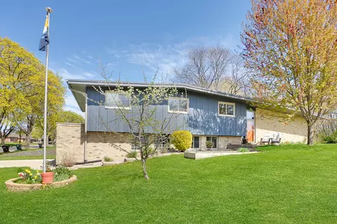 3201 E Denton, Saint Francis, WI 53235