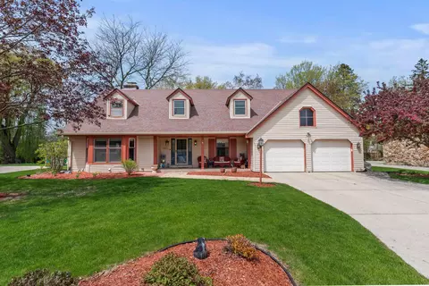 6521 N Hyacinth, Glendale, WI 53217