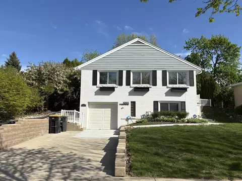 10513 W Grantosa, Wauwatosa, WI 53222