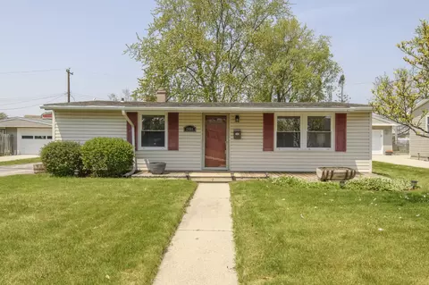 2608 Pinehurst, Racine, WI 53403