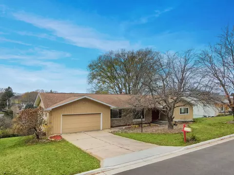 926 Cliffwood, La Crosse, WI 54601