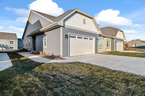 653 Lambert #2-2, Slinger, WI 53086