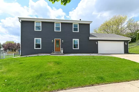 310 Stewart Hl, Waukesha, WI 53188