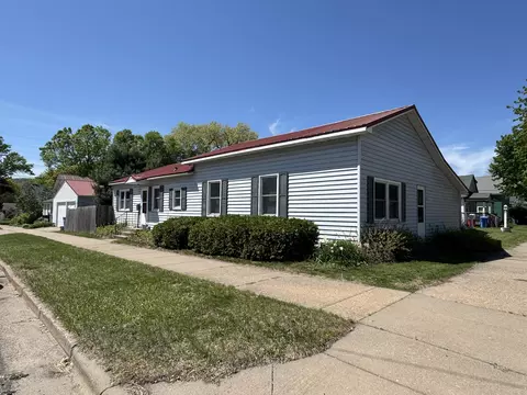 753 11th, Winona, MN 55987
