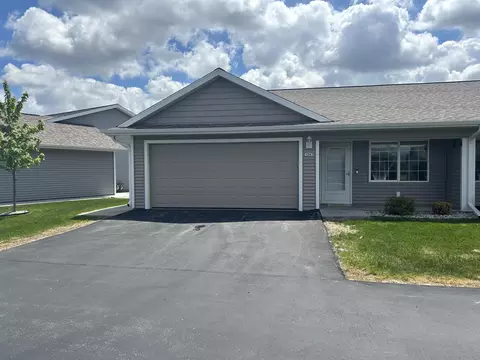 1341 S Wilson #10-4, Hartford, WI 53027