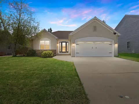 1537 Whitewater, West Bend, WI 53095
